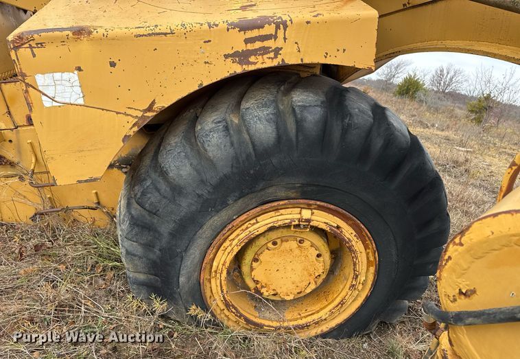 image for item DJ9759 1994 Dresser 412B scraper