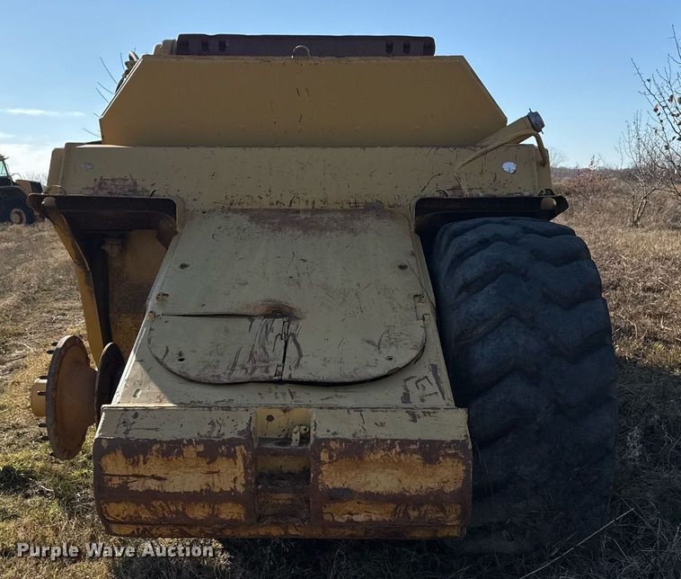 image for item DJ9760 1990 Caterpillar 613B elevating scraper