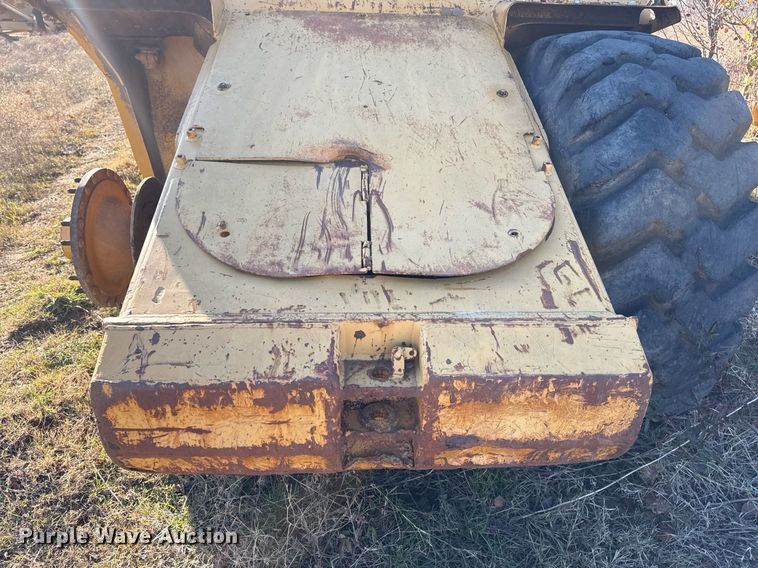 image for item DJ9760 1990 Caterpillar 613B elevating scraper