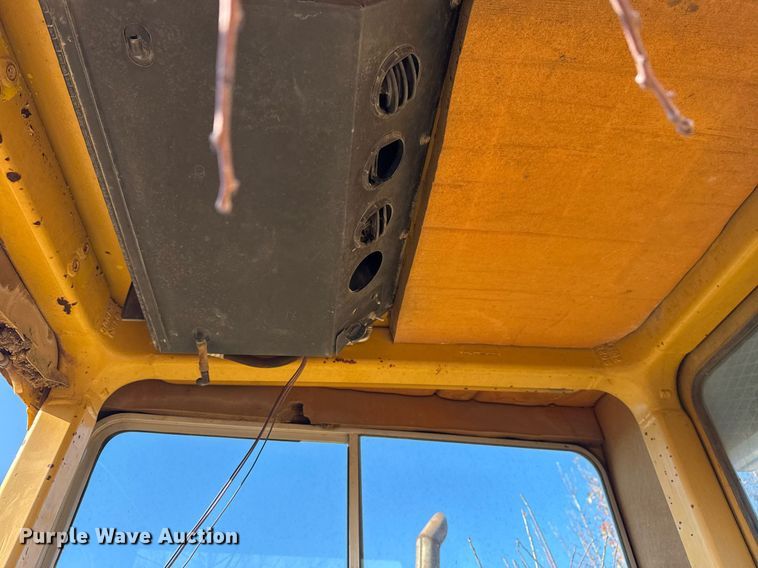 image for item DJ9760 1990 Caterpillar 613B elevating scraper