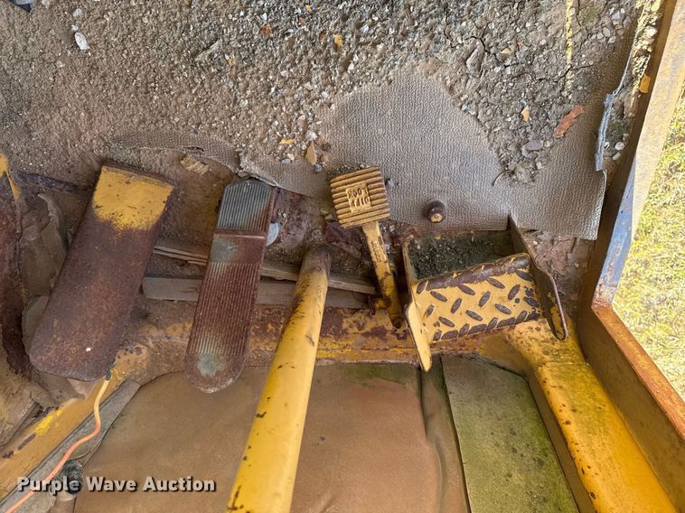 image for item DJ9760 1990 Caterpillar 613B elevating scraper