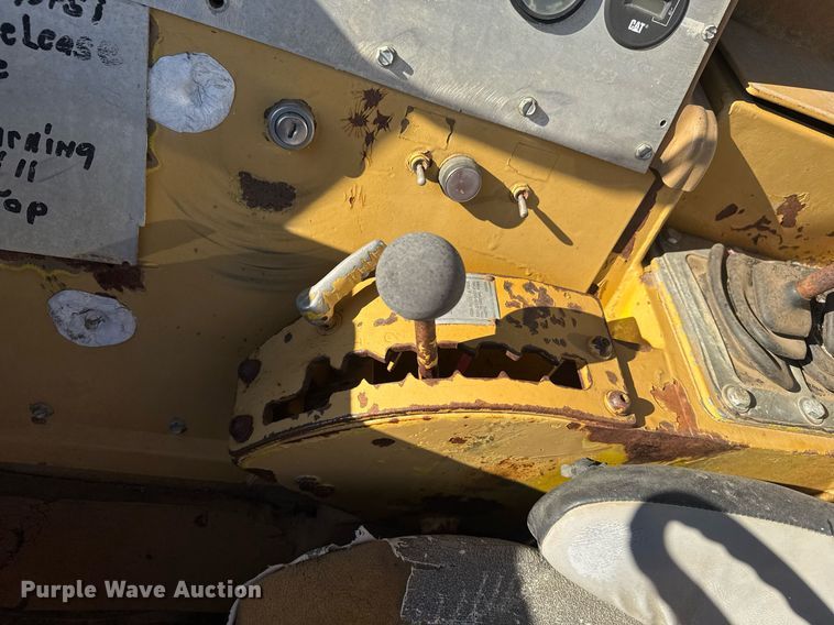 image for item DJ9760 1990 Caterpillar 613B elevating scraper