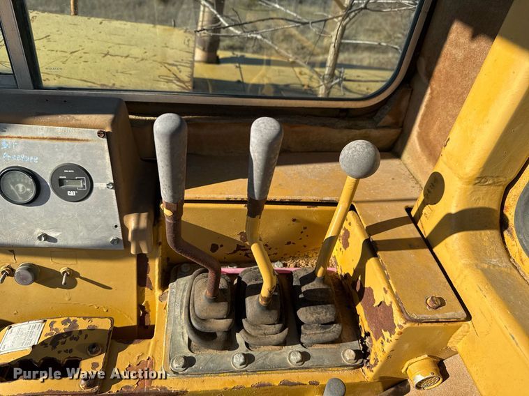 image for item DJ9760 1990 Caterpillar 613B elevating scraper