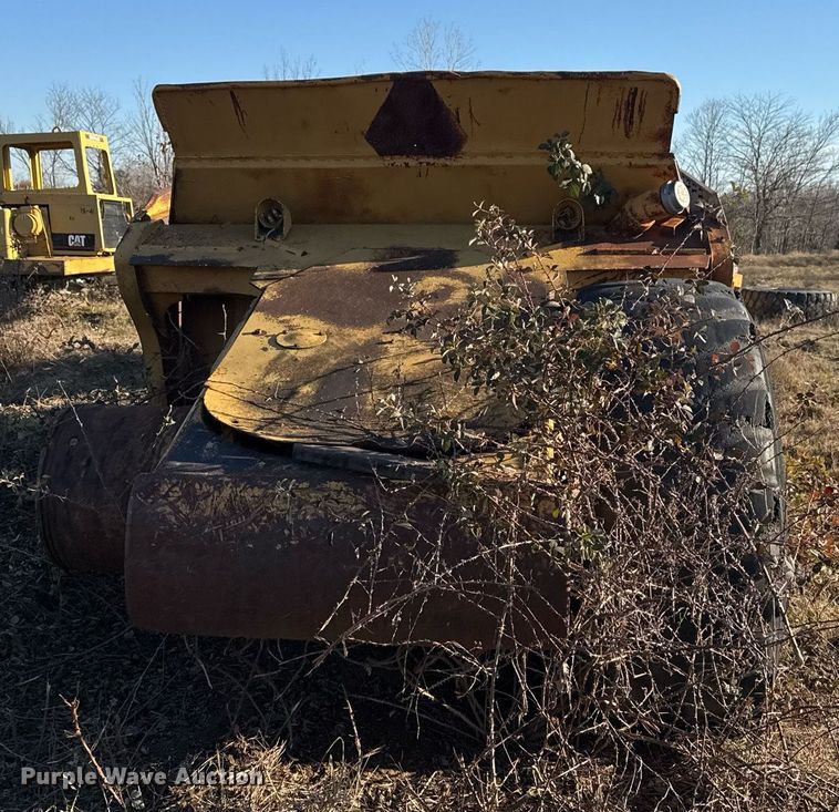 image for item DJ9765 1974 Caterpillar 613 conventional scraper 