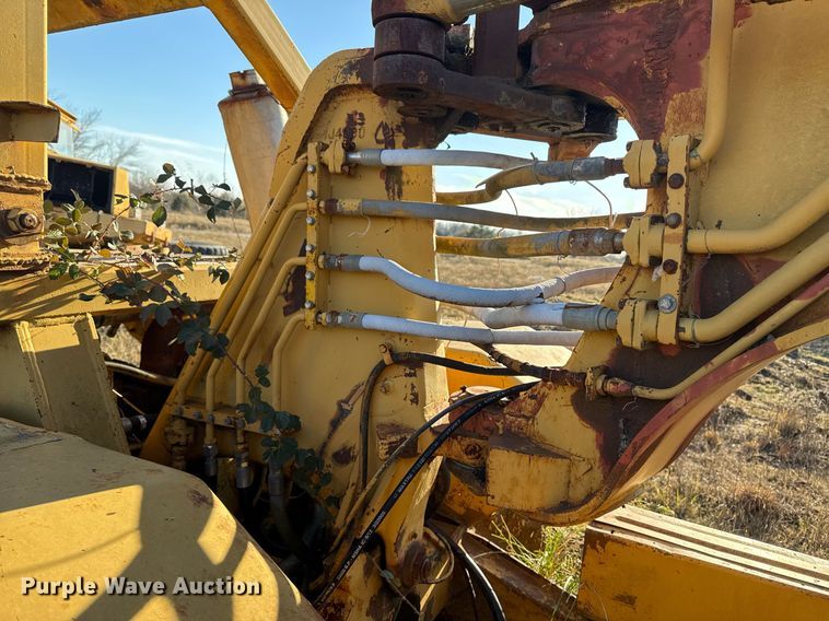 image for item DJ9765 1974 Caterpillar 613 conventional scraper 