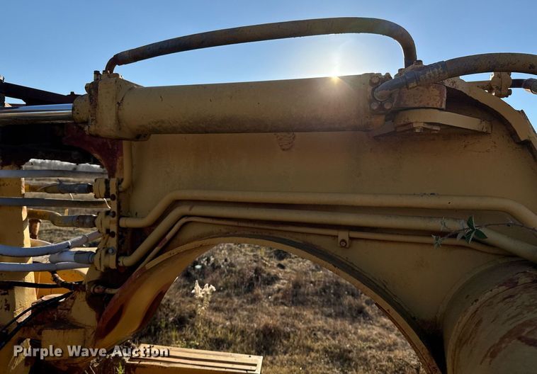 image for item DJ9765 1974 Caterpillar 613 conventional scraper 