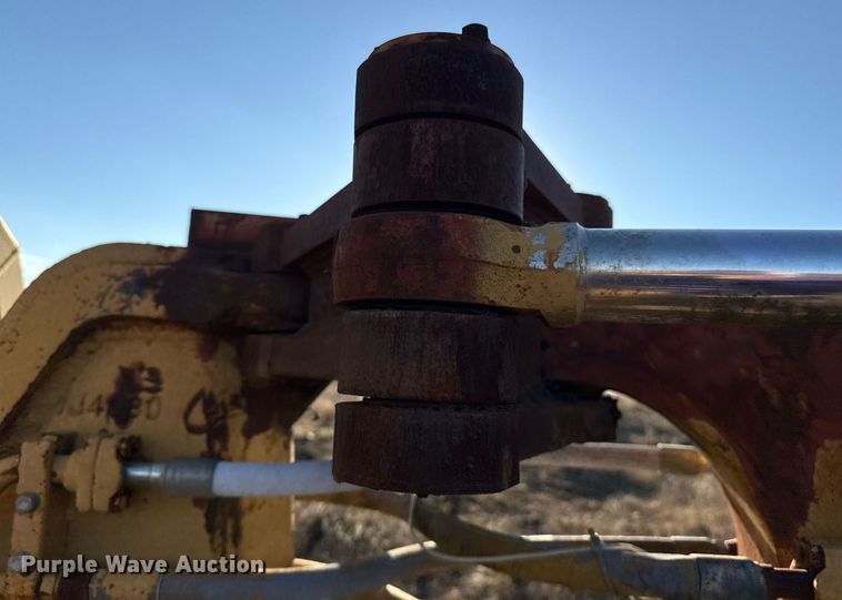 image for item DJ9765 1974 Caterpillar 613 conventional scraper 