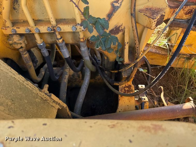 image for item DJ9765 1974 Caterpillar 613 conventional scraper 