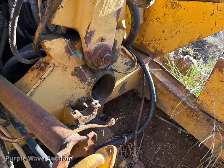 image for item DJ9765 1974 Caterpillar 613 conventional scraper 