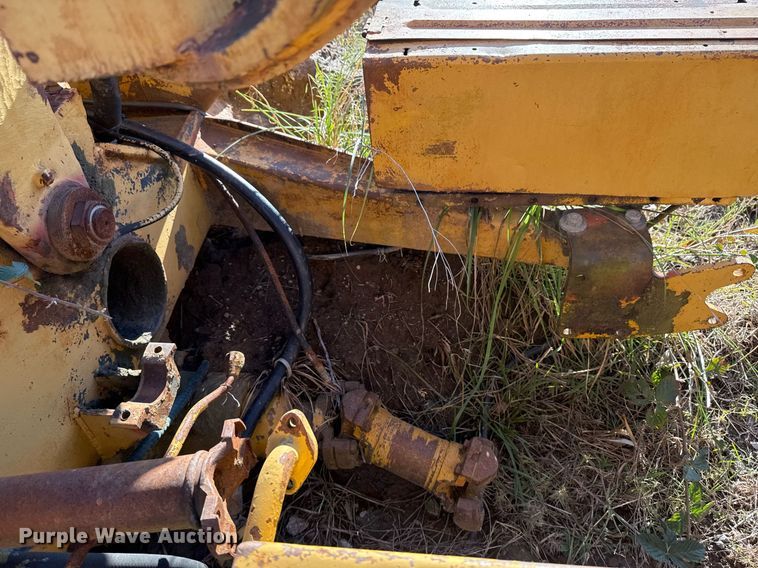 image for item DJ9765 1974 Caterpillar 613 conventional scraper 