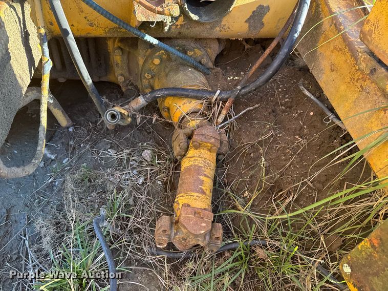 image for item DJ9765 1974 Caterpillar 613 conventional scraper 