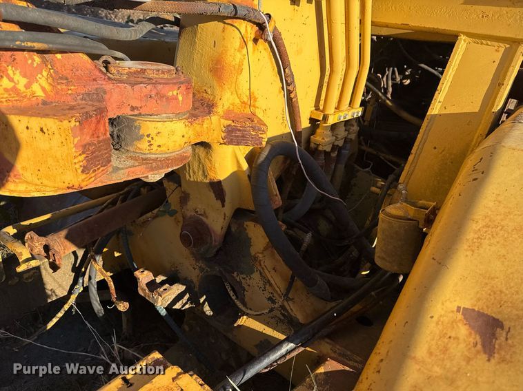 image for item DJ9765 1974 Caterpillar 613 conventional scraper 