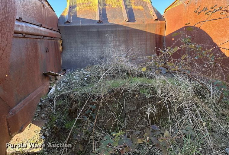 image for item DJ9765 1974 Caterpillar 613 conventional scraper 