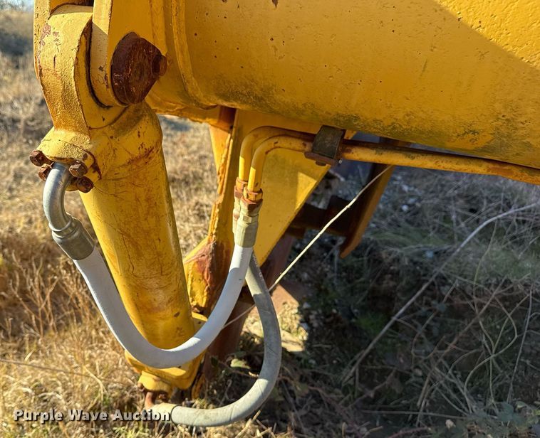 image for item DJ9765 1974 Caterpillar 613 conventional scraper 