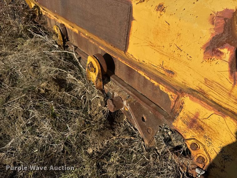 image for item DJ9765 1974 Caterpillar 613 conventional scraper 