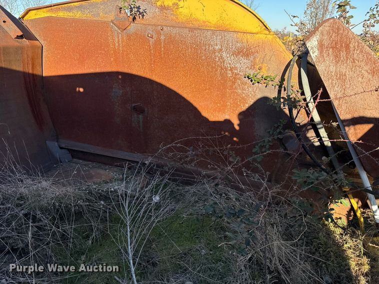 image for item DJ9765 1974 Caterpillar 613 conventional scraper 