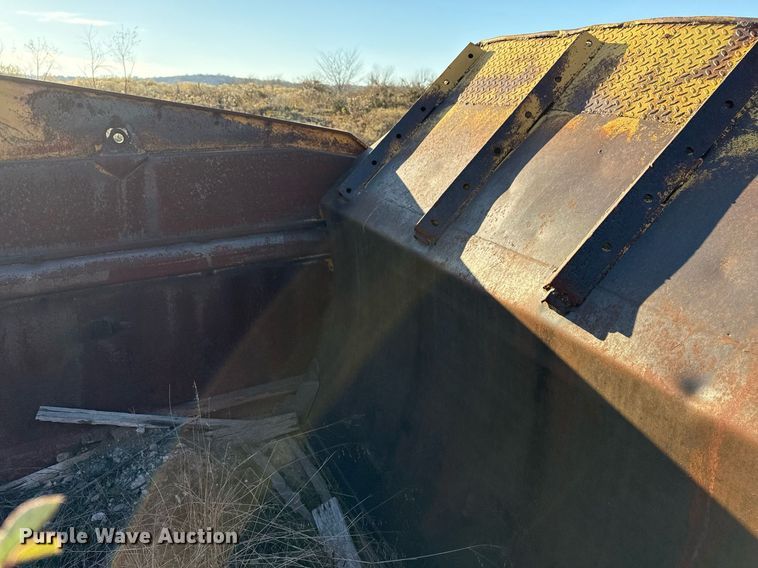 image for item DJ9765 1974 Caterpillar 613 conventional scraper 