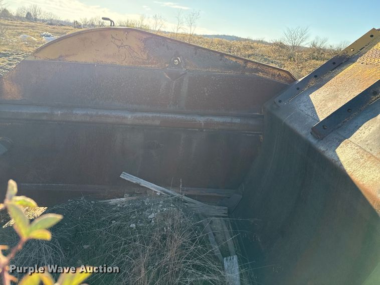 image for item DJ9765 1974 Caterpillar 613 conventional scraper 