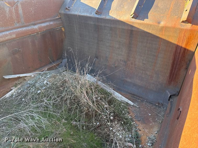 image for item DJ9765 1974 Caterpillar 613 conventional scraper 