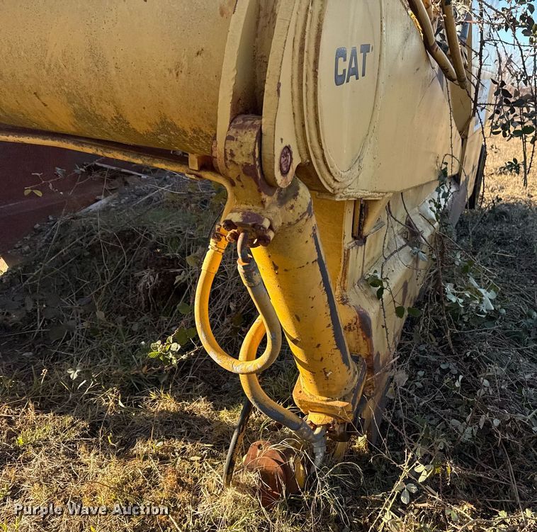 image for item DJ9765 1974 Caterpillar 613 conventional scraper 