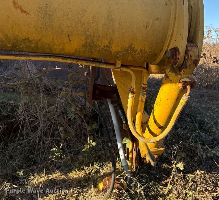 image for item DJ9765 1974 Caterpillar 613 conventional scraper 