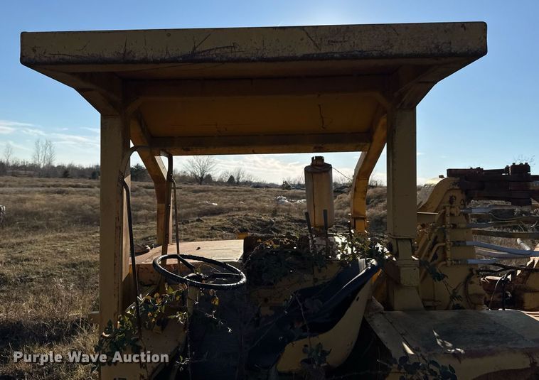 image for item DJ9765 1974 Caterpillar 613 conventional scraper 