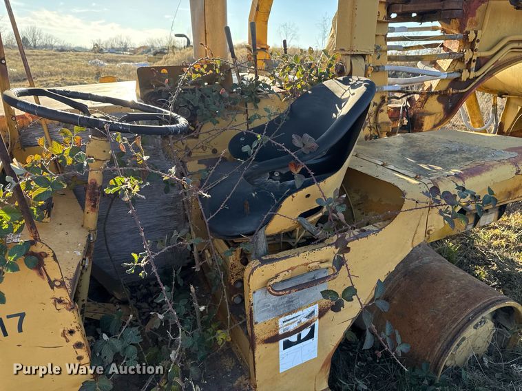 image for item DJ9765 1974 Caterpillar 613 conventional scraper 