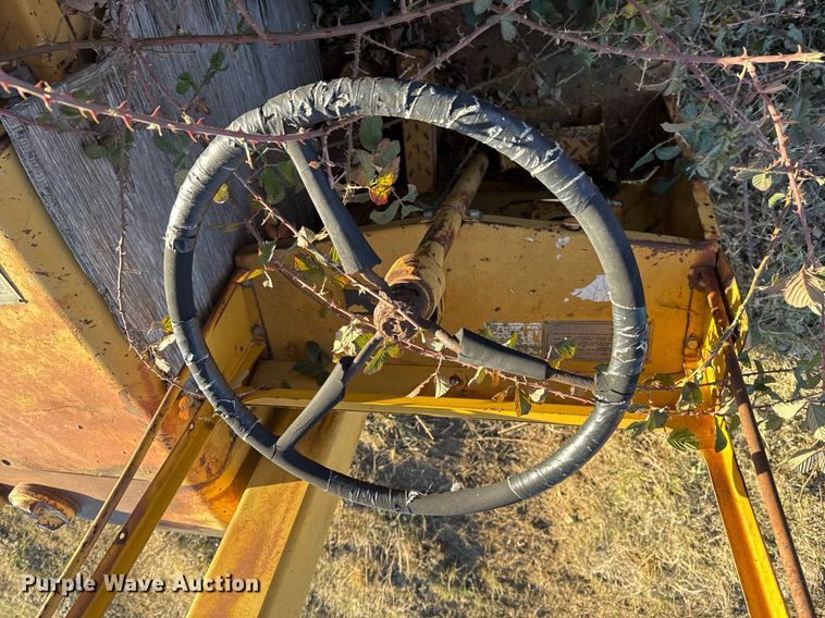 image for item DJ9765 1974 Caterpillar 613 conventional scraper 