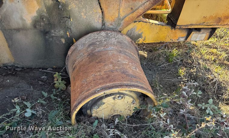 image for item DJ9765 1974 Caterpillar 613 conventional scraper 