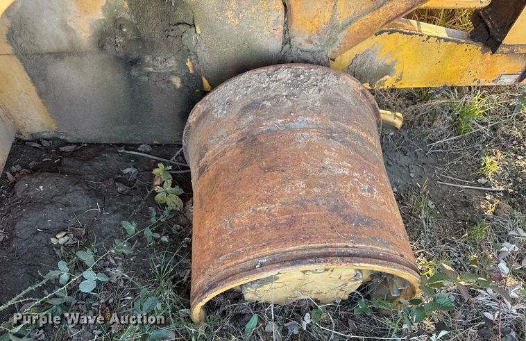 image for item DJ9765 1974 Caterpillar 613 conventional scraper 