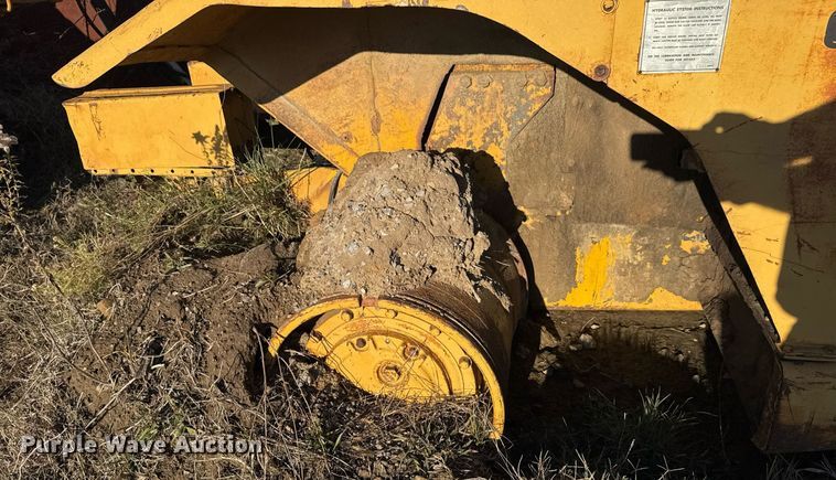 image for item DJ9765 1974 Caterpillar 613 conventional scraper 