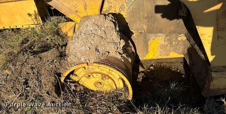 image for item DJ9765 1974 Caterpillar 613 conventional scraper 