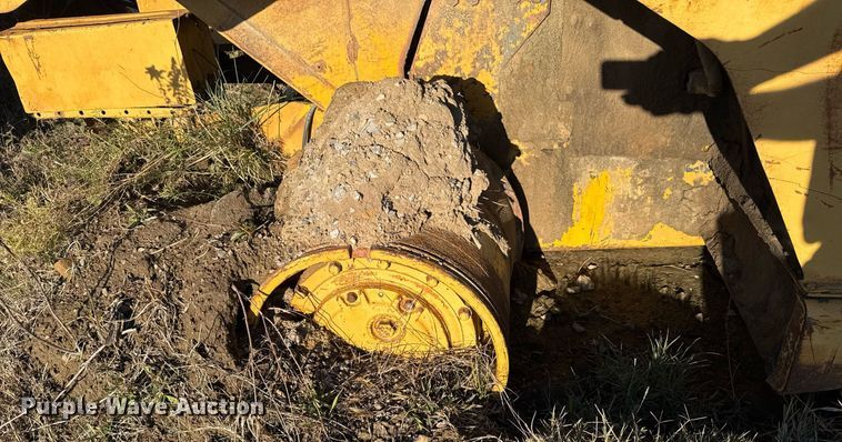 image for item DJ9765 1974 Caterpillar 613 conventional scraper 