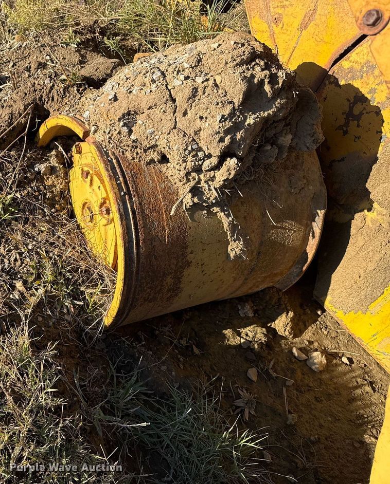 image for item DJ9765 1974 Caterpillar 613 conventional scraper 