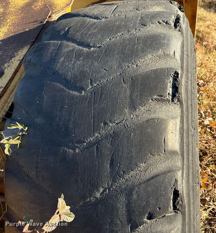 image for item DJ9765 1974 Caterpillar 613 conventional scraper 