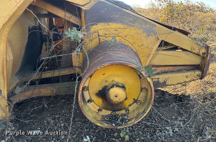 image for item DJ9765 1974 Caterpillar 613 conventional scraper 