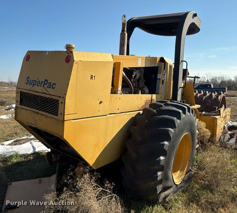 image for item DJ9767 1999 SuperPac 840P single drum vibratory roller