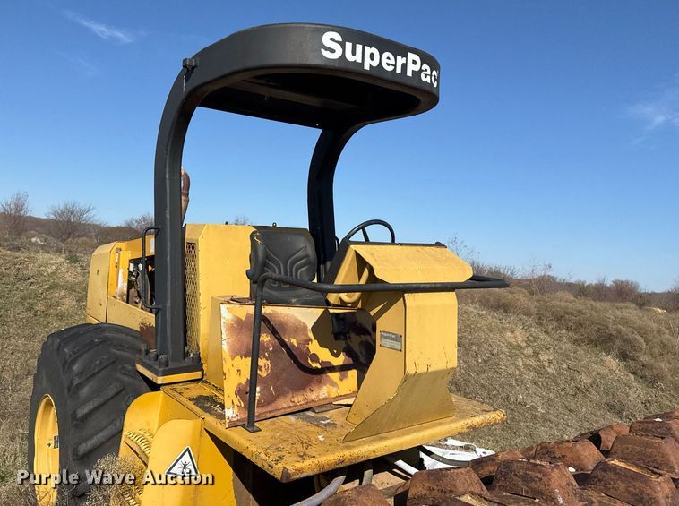 image for item DJ9767 1999 SuperPac 840P single drum vibratory roller