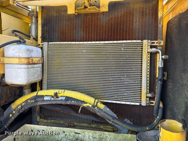 image for item DJ9768 1995 Komatsu PC200LC-6L excavator