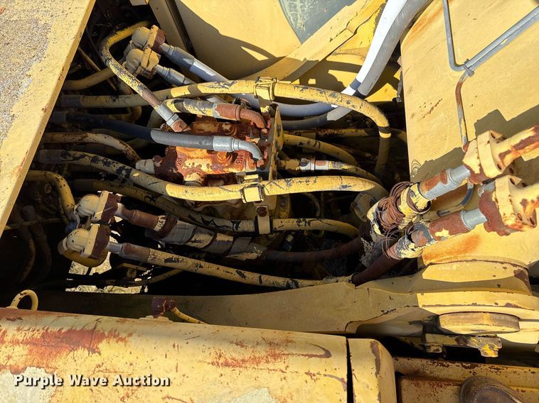 image for item DJ9768 1995 Komatsu PC200LC-6L excavator