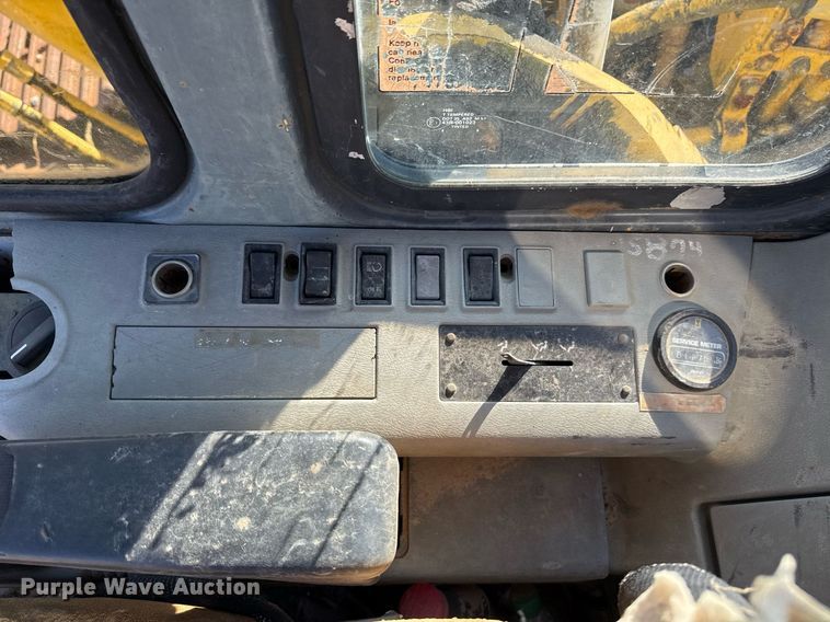 image for item DJ9768 1995 Komatsu PC200LC-6L excavator