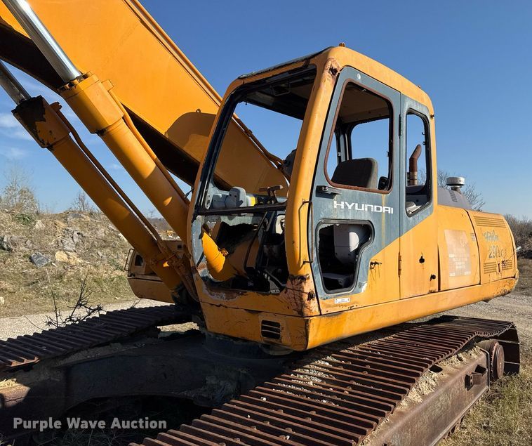 image for item DJ9769 1995 Hyundai Robex-290LC-3 excavator