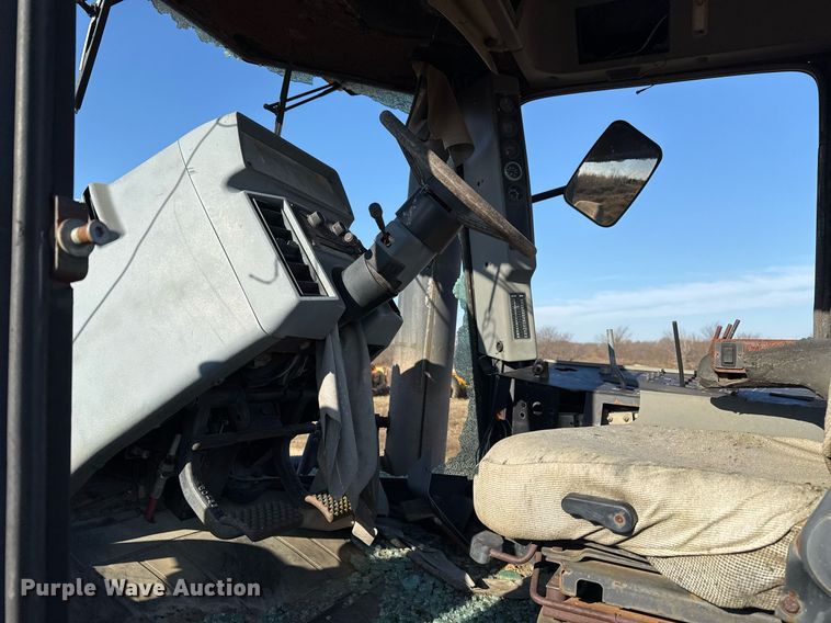 image for item DJ9770 1998 Case IH 9370 4WD tractor