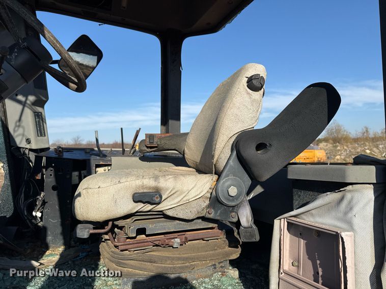 image for item DJ9770 1998 Case IH 9370 4WD tractor