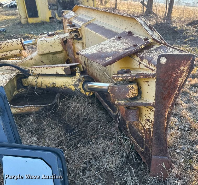 image for item DJ9829 2004 Komatsu D41E-6 dozer