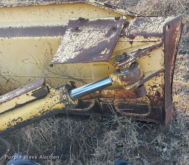 image for item DJ9829 2004 Komatsu D41E-6 dozer