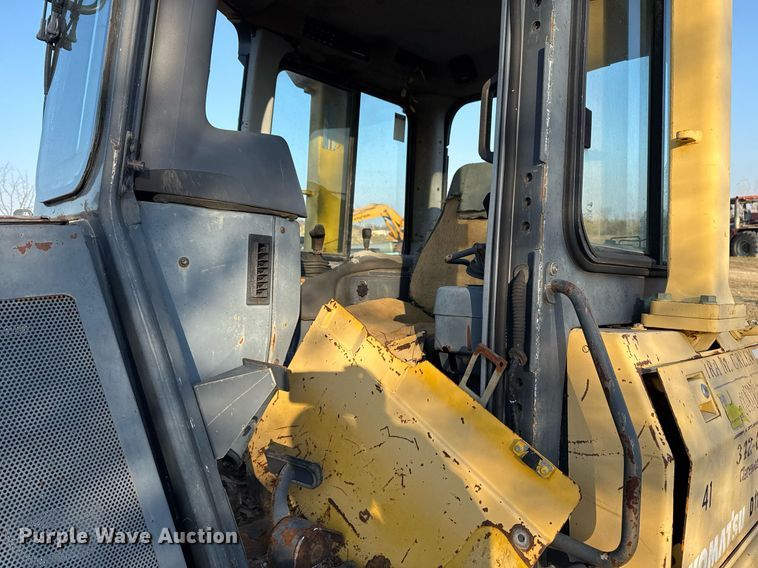 image for item DJ9829 2004 Komatsu D41E-6 dozer