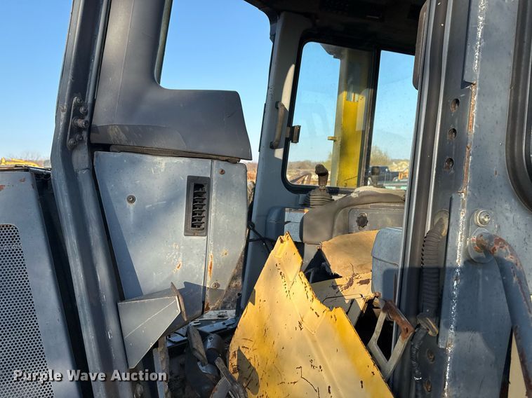 image for item DJ9829 2004 Komatsu D41E-6 dozer