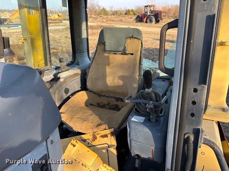 image for item DJ9829 2004 Komatsu D41E-6 dozer