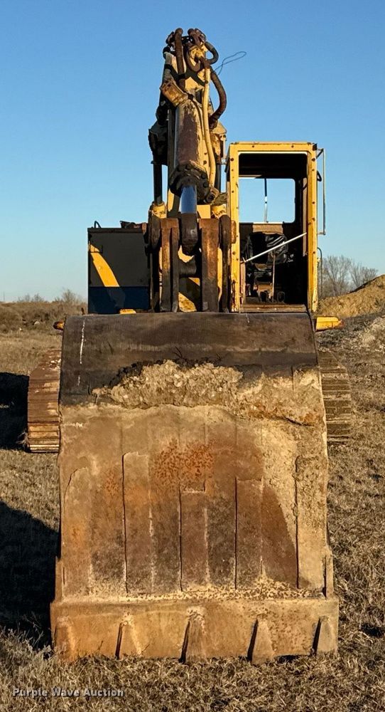 image for item DJ9856 1988 Caterpillar 225B excavator